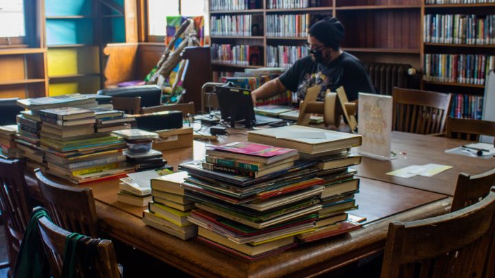 Oakland’s Melrose Branch Library Workers During COVID-19: Photo Essay by William Truong