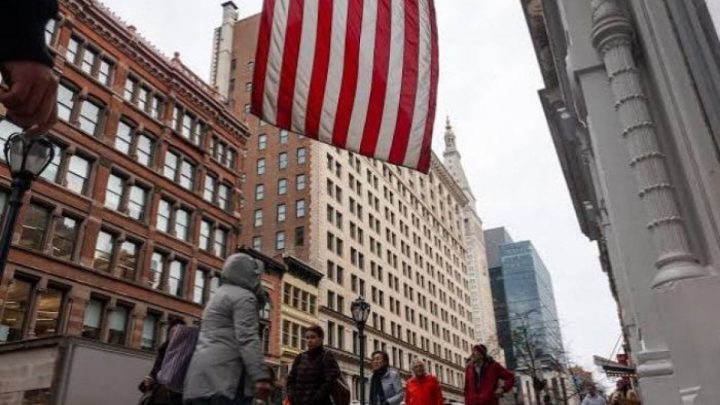 US weekly jobless claims fall again: What it means for the economy