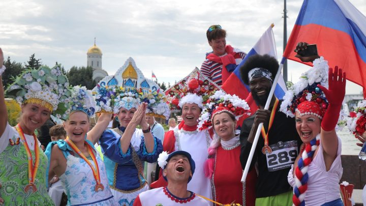 Photos: Russia celebrates National Flag Day amid war and tensions with the West
