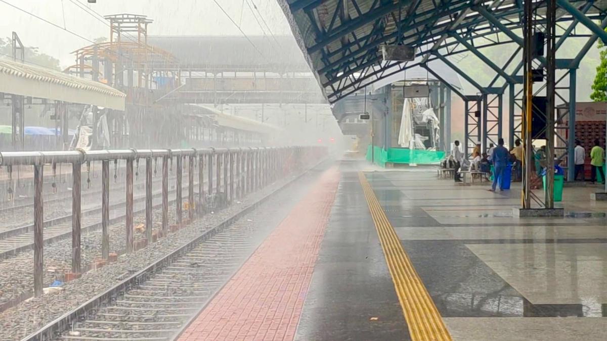 Passengers drenched as renovated platform shelters in Subrahmanya Road railway station do not offer protection from rainwater