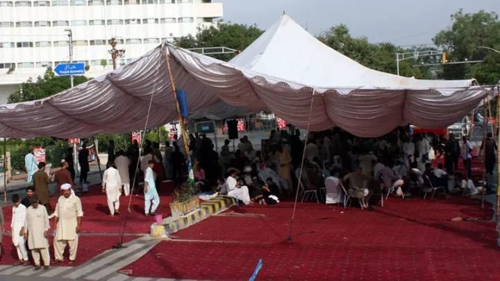 JI threatens countrywide shutdown, march on Islamabad