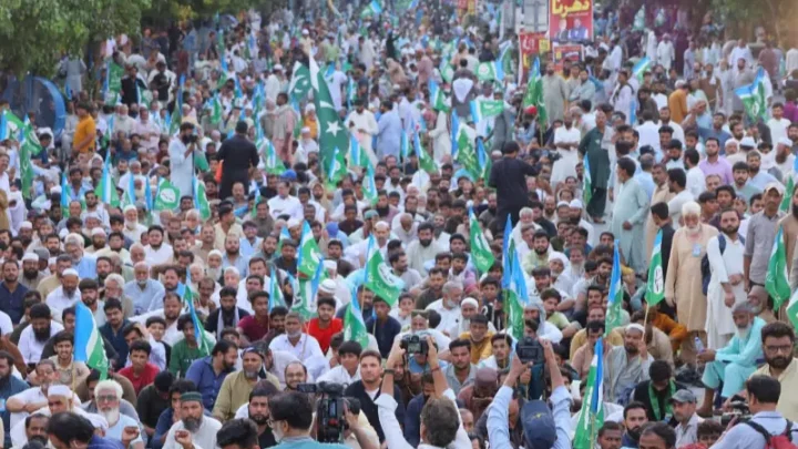 JI warns of countrywide strike if recent petrol price hike not withdrawn