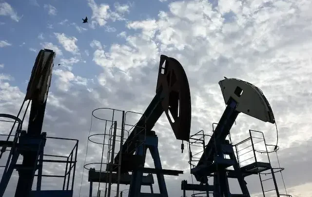 Oil prices up 1%, near 3-week high as Middle East crisis escalates