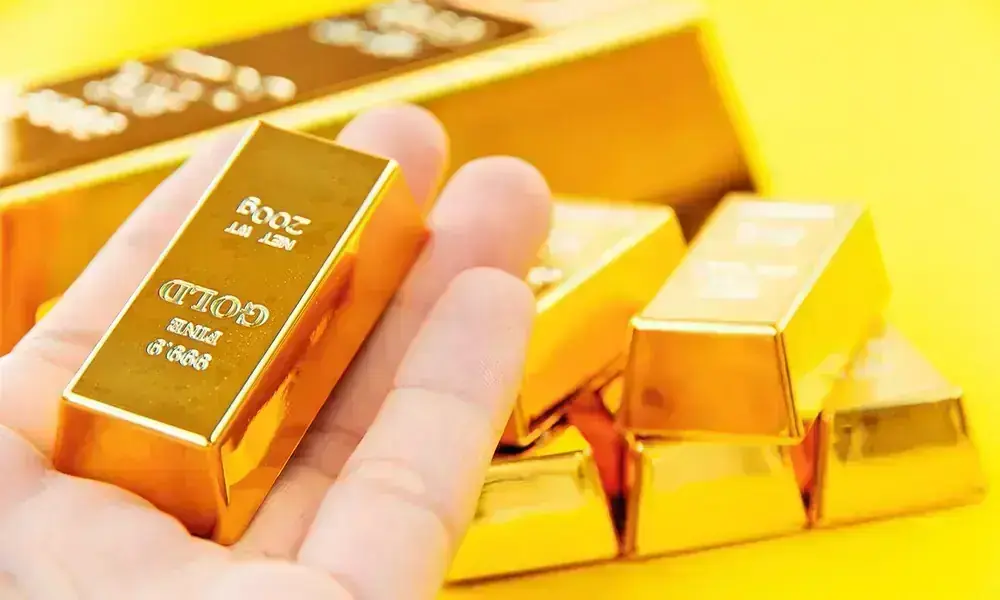 Gold price per tola drops Rs3,700 in Pakistan