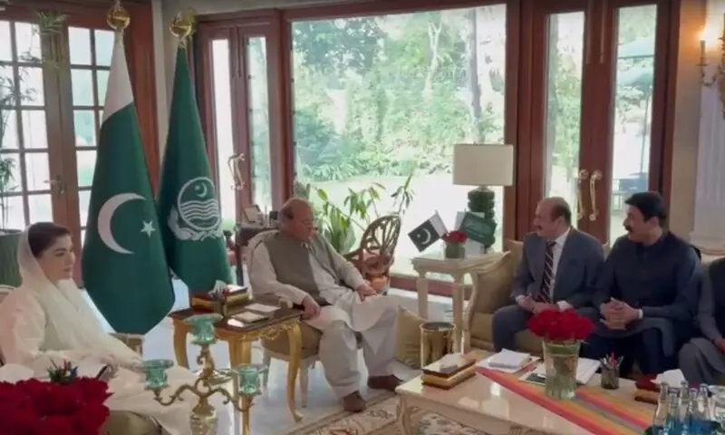 Nawaz steps up political outreach, meets PML-N lawmakers from Muzaffargarh