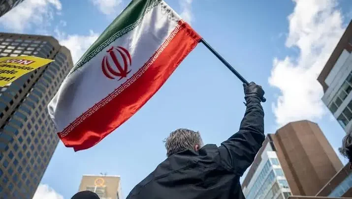 Iran warns Gulf countries against helping US after UAE cuts trade ties