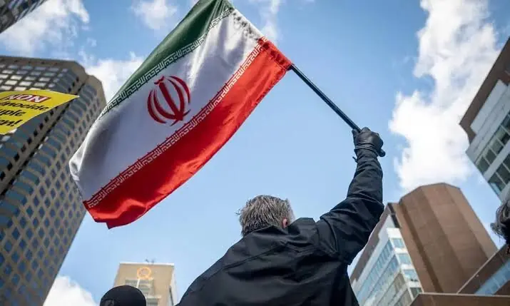 Iran warns Gulf countries against helping US after UAE cuts trade ties
