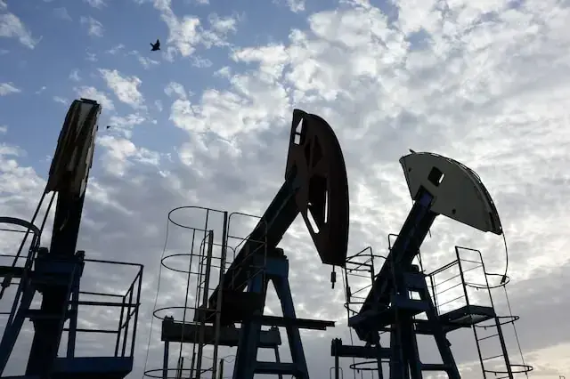 Oil prices steady as investors assess US-Iran war outlook