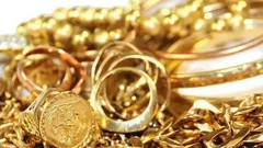 Gold per tola gains Rs13,700 in Pakistan