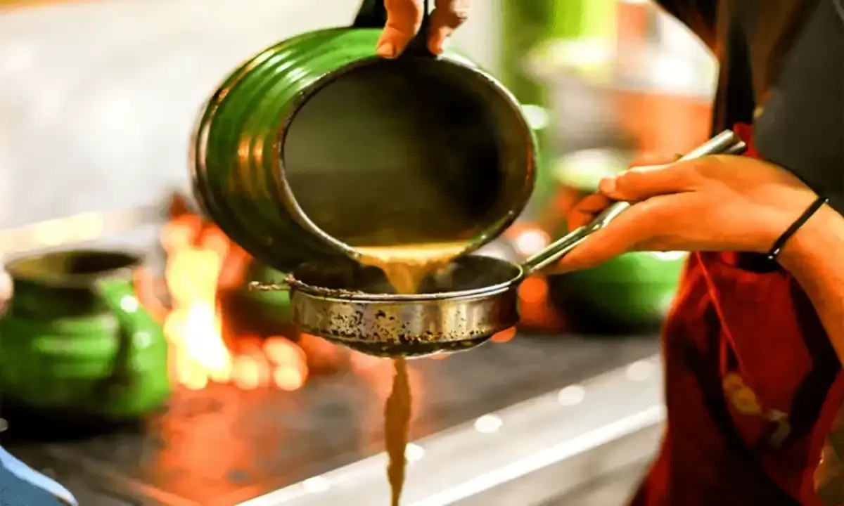 Rising LPG prices push Karachi tea cafes back to coal