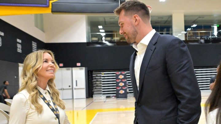 Lakers’ Jeanie Buss ‘contesting’ family’s vote to sell to Kushner, Iger