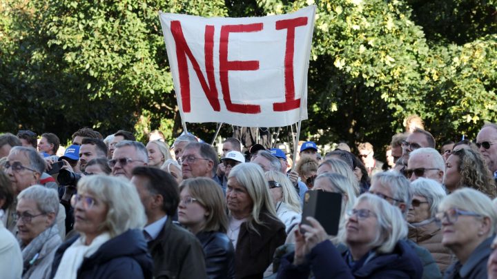 Iceland rejects EU-accession talks plan in referendum