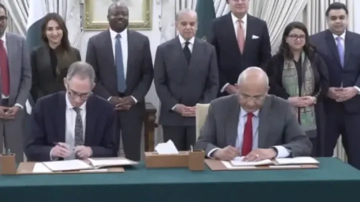 Students to get free access to Google's AI tools for a year as Pakistan, tech giant ink agreement