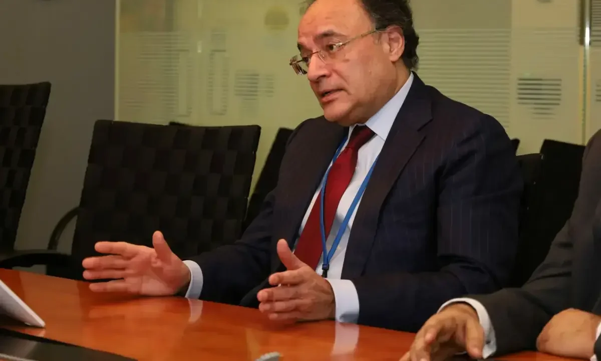 Aurangzeb, SRF team discuss investment opportunities