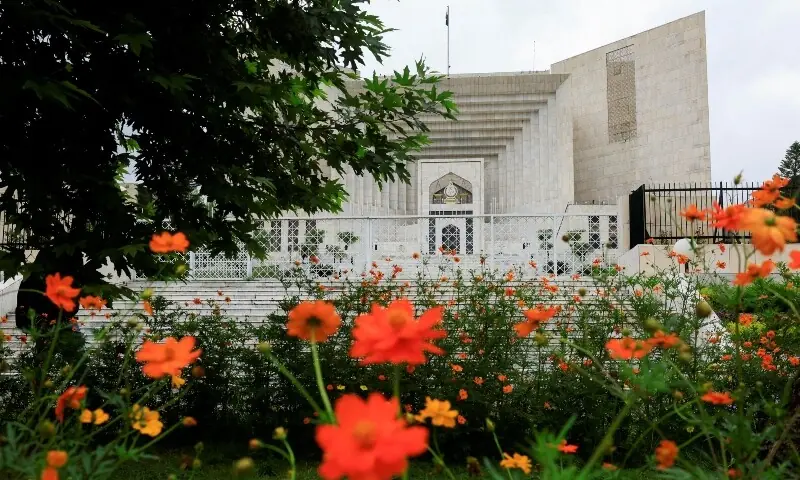 Islamabad chief commissioner seeks early hearing of review petition against order to shift Imran to private hospital