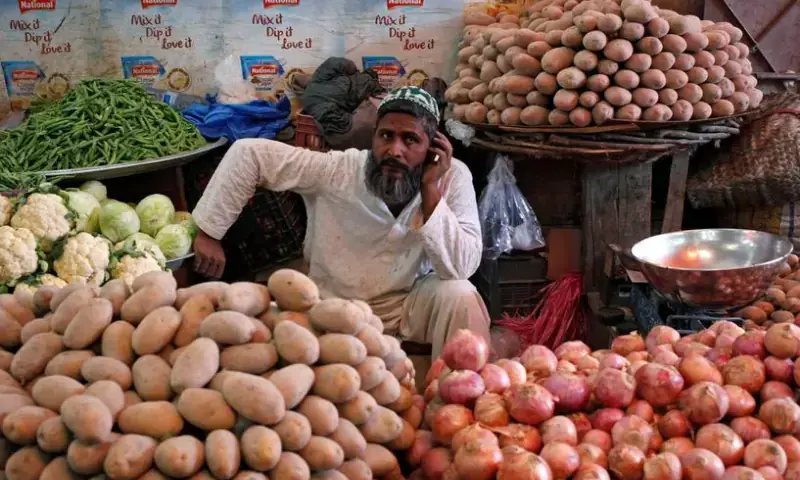 Hike in flour, onion prices adds to consumers’ woes in Karachi