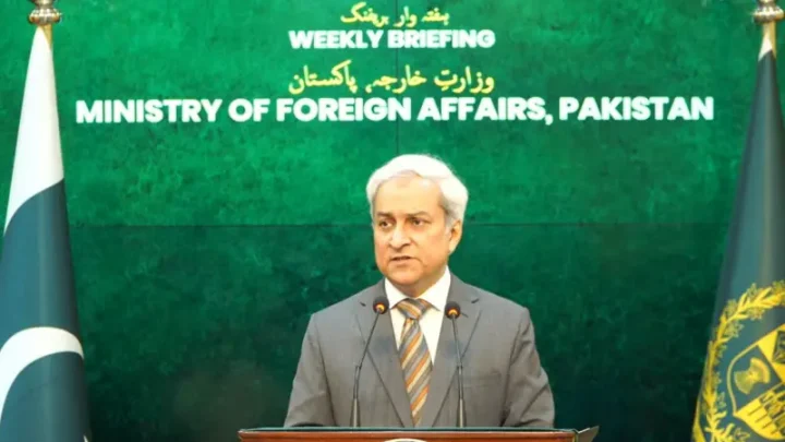Claims that CDF Munir visited Iran as envoy for US 'incorrect, misleading': FO