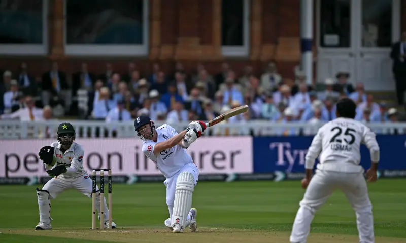 Last-wicket duo take England to 290 all out in 2nd Test against Pakistan
