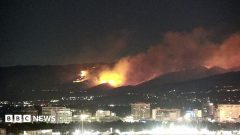 Nearly 90,000 told to evacuate as wildfire approaches Reno, Nevada