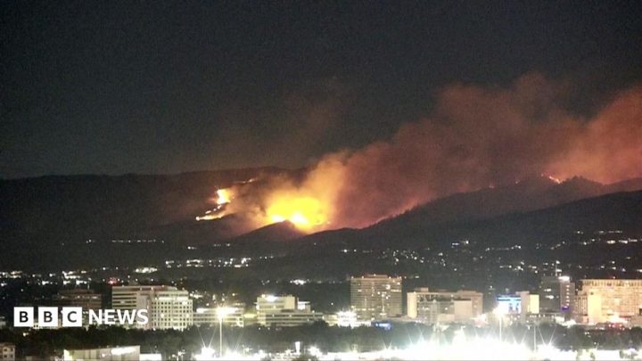 Nearly 90,000 told to evacuate as wildfire approaches Reno, Nevada
