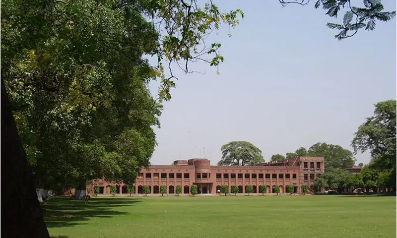 Punjab governor directs Aitchison College to frame merit-based selection rules