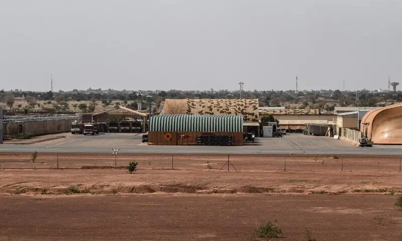 Clashes in Niger's Niamey after troops attempt to storm presidential palace