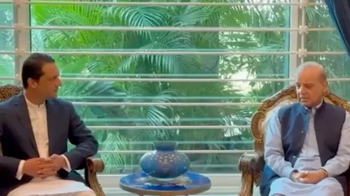 In meeting with Gillani, PML-N leadership stresses 'immediate resolution' of AJK issues