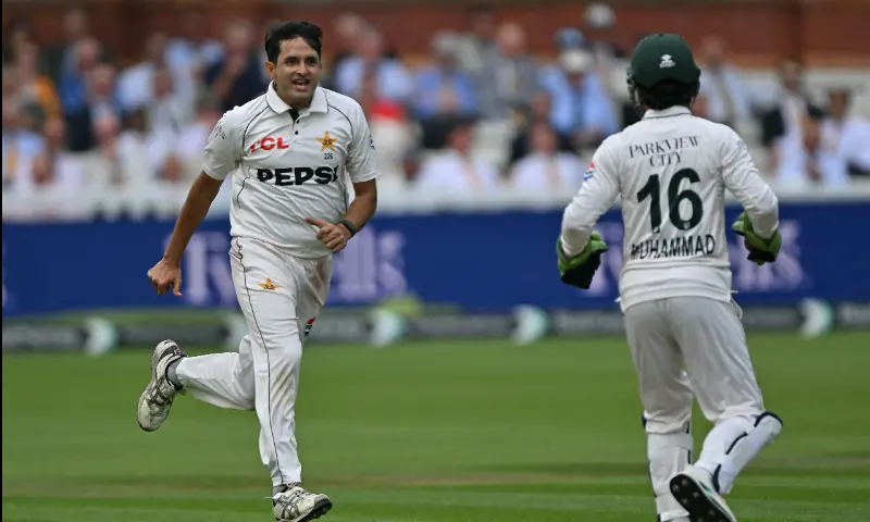 Five-wicket Abbas gets on Lord's honours board as Pakistan on 389-run chase to win second Test