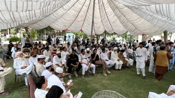Bannu peace committee agrees to no protests as talks with police conclude
