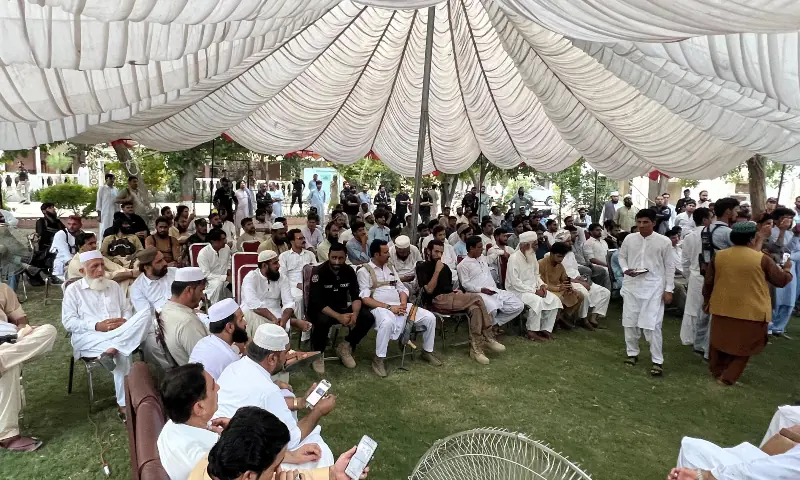 Bannu peace committee agrees to no protests as talks with police conclude