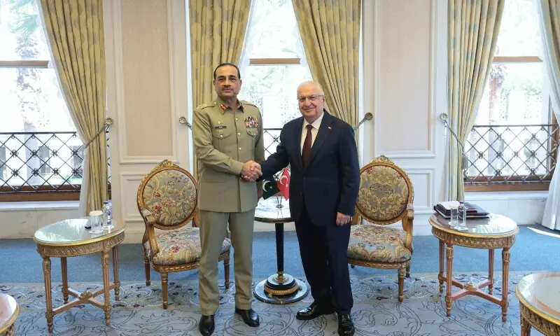 CDF Munir meets Turkish defence minister ahead of first Makkah defence pact meeting