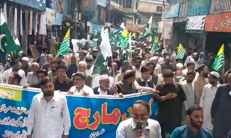 Peace march in AJK's Sudhnoti demands early elections, end to blockades