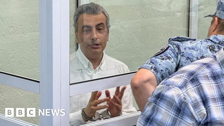Russia's prominent anti-war politician jailed for 11 years Lev Schlosberg is found guilty of "discrediting" Russia's army – a verdict he condemns as punishment for his political position.11 mins agoEurope