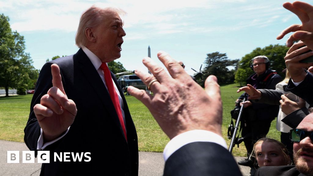 'Quiet, quiet, quiet!': What triggers Trump to shut down reporters?As the US president insults a journalist again, the BBC looks at the questions he does not like to answer.9 hrs agoUS & Canada