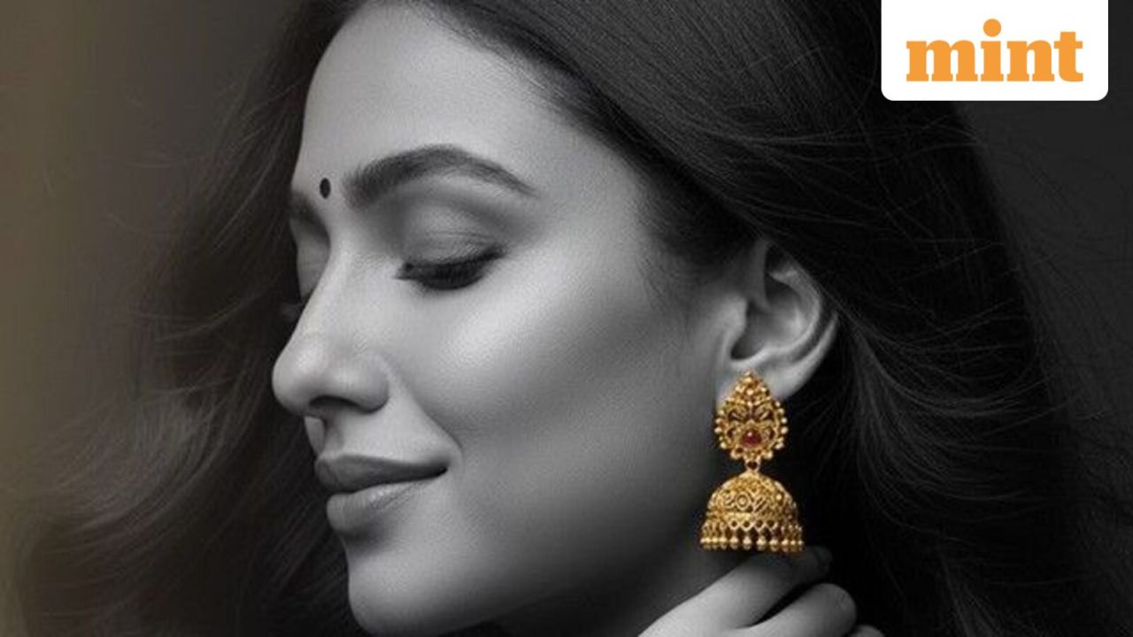 Lalithaa Jewellery IPO listing date today. GMP hints up to 36% listing pop