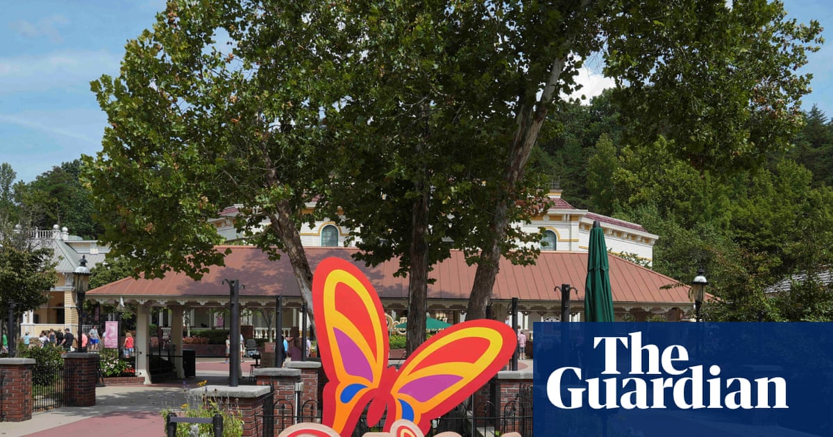 ‘It’s sad to lose a really nice person’: mourners flock to Dollywood after death of Dolly Parton