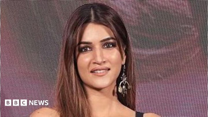 Indian jewellery ad pulled after backlash over actor's outfit