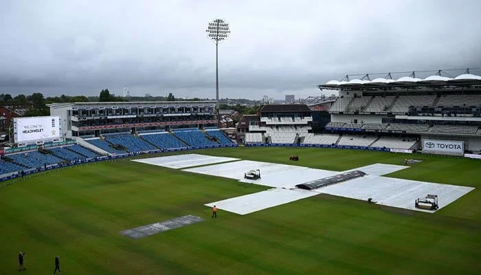First Test: Cox, Root half-centuries give England lead before Pakistan fight back