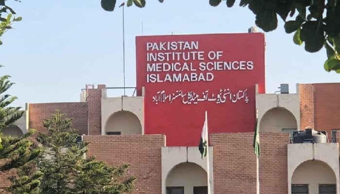 PIMS says two Shifa specialists joined Imran Khan's eye exam, declines to disclose details