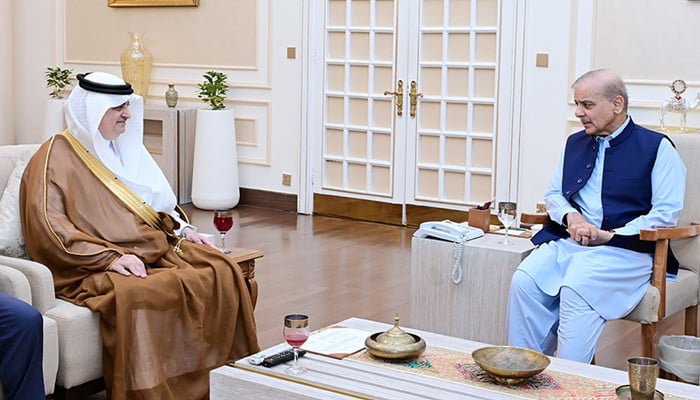 PM hails Saudi Arabia’s steadfast support to Pakistan, role in regional peace