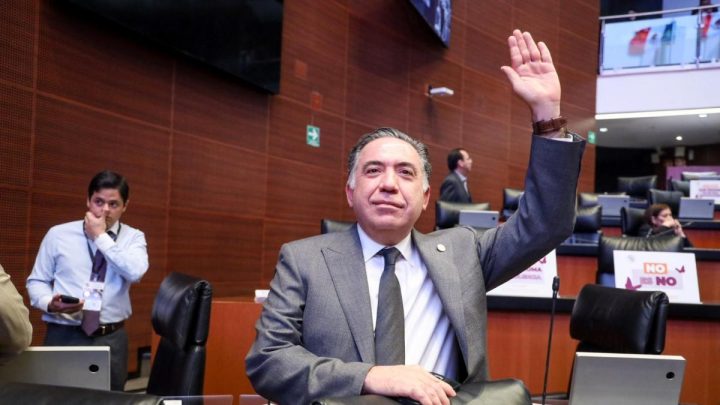 <![CDATA[Enrique Inzunza deja banca de Morena, pero se aferra al fuero]]>