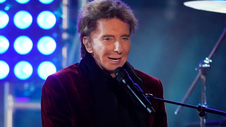 Barry Manilow Announces 'Quick Break' From Touring After 'Pushing A Little Too Hard'