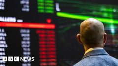 US national debt passes $40tn after doubling in a decadeIt comes after the interest rate on 30-year bonds reached the highest level in almost 20 years.2 hrs agoUS & Canada