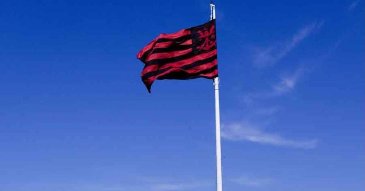 Lateral do Flamengo recusa proposta da Europa para seguir no clube
