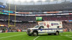 Eagles’ Ja’Quinden Jackson has movement after being taken off in ambulance following injury