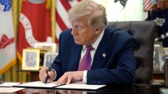 Trump signs order renaming Lake Ontario as ‘Lake America’ in the United States