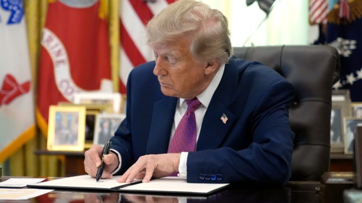 Trump signs order renaming Lake Ontario as ‘Lake America’ in the United States