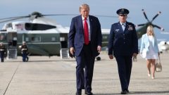Controllers warned Trump copter pilots about radio failures 1 week before they came close to jet
