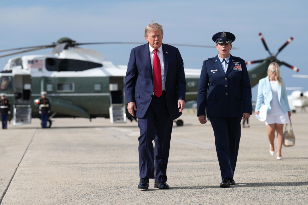 Controllers warned Trump copter pilots about radio failures 1 week before they came close to jet