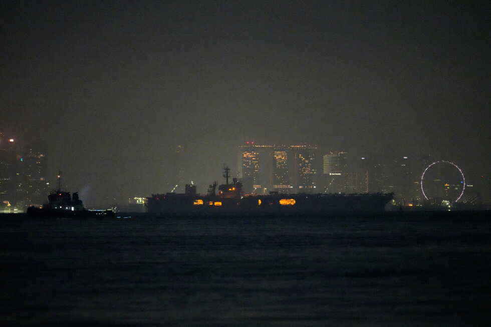 USS Abraham Lincoln sails past Singapore on its way home from Middle East